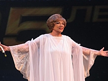 Челябинцы месяц добиваются денег за билеты на отменённый концерт Эдиты Пьехи