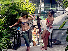 Дочь актрисы Моники Беллуччи Дева позагорала в бикини