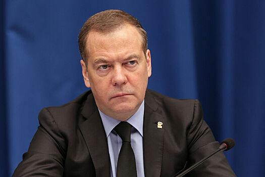 Медведев оценил планы Подоляка выйти в эфир из Ялты