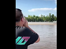 Китайский турист поприветствовал благовещенцев и завирусился в Сети