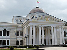 Поваленные деревья заблокировали резиденцию Медведева