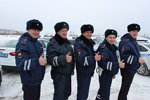 В Иркутске сотрудники ГИБДД приняли участие во флешмобе, посвященном Международному женскому дню