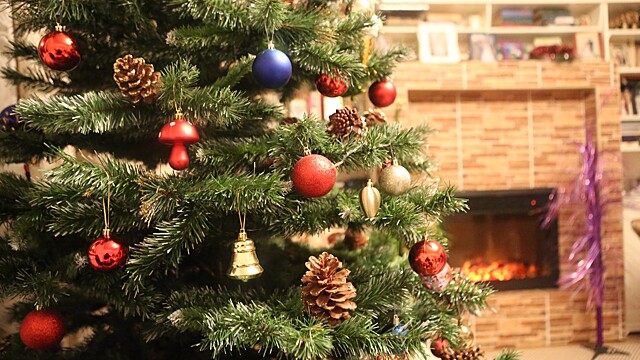 В каких цветах нужно украсить дом на Новый год