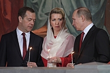Путин и Медведев прибыли на службу в храм Христа Спасителя