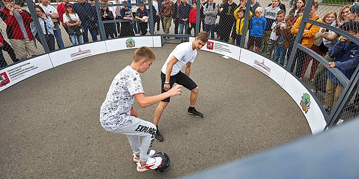 Спортсмены из Митина могут в парках сыграть в футбол или баскетбол