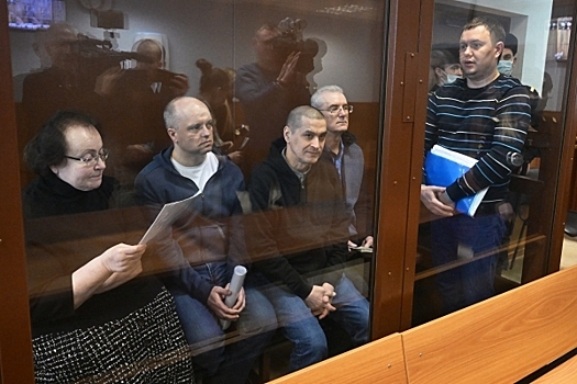 Суд взыскал 8,2 млрд рублей по делу экс-губернатора Белозерцева и Шпигеля