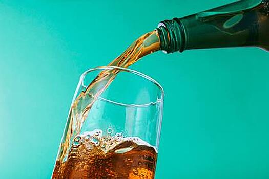 Диетолог предупредила об усиливающих воспаление напитках