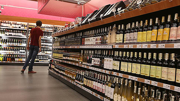 Импортеры алкоголя поднимают цены на 15-25%
