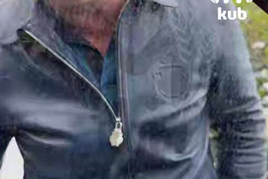 Mash: Автохам накинулся на краснодарку и облил ее машину перцовкой