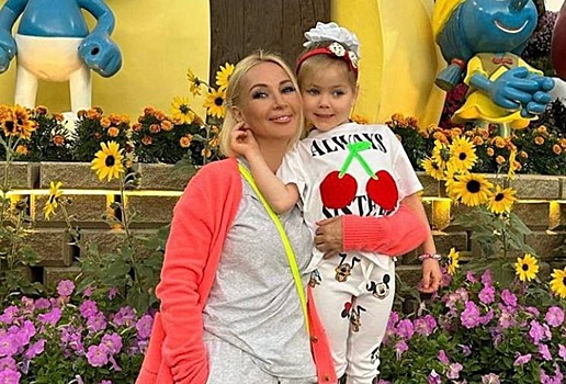 Лера Кудрявцева с гордостью показала успехи дочери в танцах