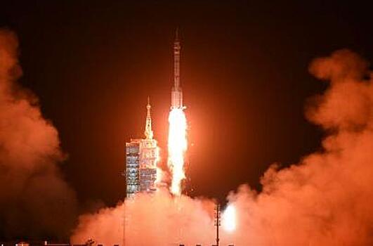 Тайконавты корабля «Шэньчжоу-15» вошли в главный модуль орбитальной станции КНР