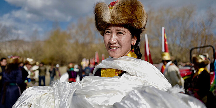Кэсун -- первая тибетская деревня на пути демократических преобразований