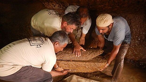 В Египте нашли гигантское кладбище времен Тутанхамона