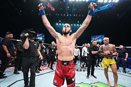 UFC 294: Махачев нокаутировал Волкановски, Чимаев победил Усмана