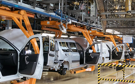 Avtograd: на «АвтоВАЗе» скопились некомплектные машины