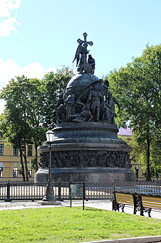 Первый монумент Государству Российскому