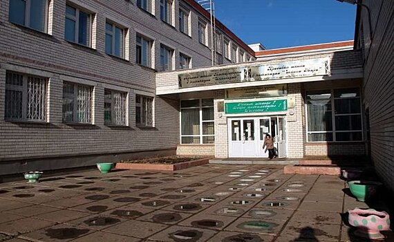 "Размер взяток перевалил за 100 тысяч": в казанской школе устроили распродажу мест первоклашек?