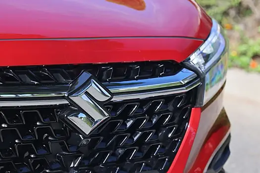 Рестайлинговый универсал Suzuki Swace получил больше опций за меньшую сумму