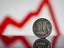 После утренней корректировки курса рубль вновь продолжил снижение