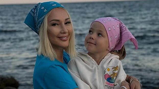 Лера Кудрявцева рассказала об успехах 7-летней дочери в школе