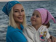 Лера Кудрявцева рассказала об успехах 7-летней дочери в школе