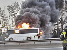 На трассе Тюмень — Екатеринбург сгорел пассажирский автобус