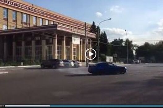 Воронежского гонщика оштрафовали за дрифт на дороге перед ВГУ
