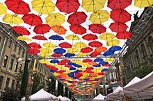 «Аллея парящих зонтиков» привлекла любителей актерского искусства