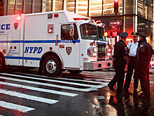 В Нью-Йорке мужчина на скутере застрелил одного прохожего и ранил еще троих