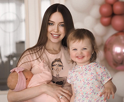 #мимимидня: Анастасия Костенко поделилась трогательным фото с дочками