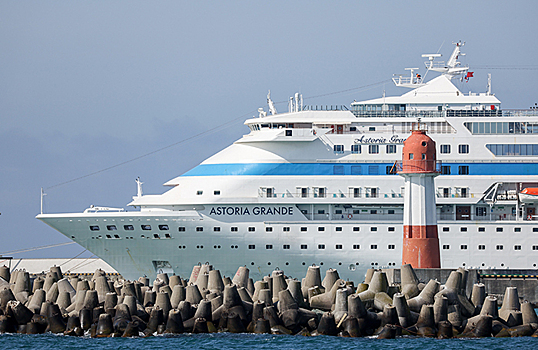 Круизный лайнер из России не пустили в порт Стамбула