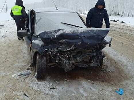 В Башкирии пять человек пострадали в лобовом ДТП
