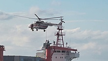 В МЧС сообщили о спасении всего экипажа с судна, севшего на мель в Приморье