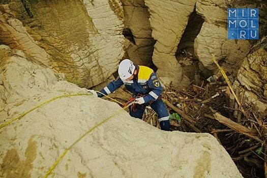 К поискам потерявшихся в Дагестане туристов подключена авиация МЧС