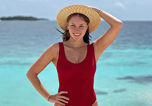 Онлайн с тренером: как звездная мама Полина Диброва поддерживает себя в форме на Мальдивах