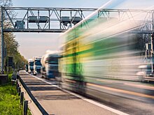 Грузы между Россией и Европой продолжают доставлять автотранспортом