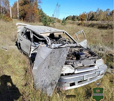 Легковушка попала под электропоезд на железной дороге Кировского района