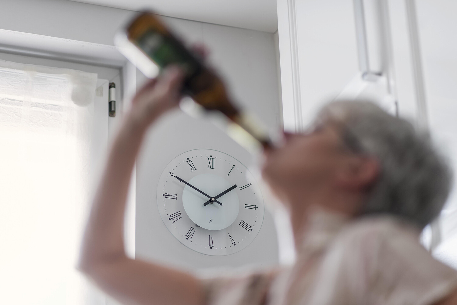 МК: в Москве мать с окровавленным сыном ворвалась к соседке домой за спиртным