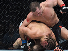 Россиянин Петр Ян подерется за титул с легендой UFC