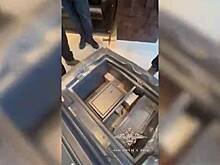 Найденный при обыске у Аяза Шабутдинова сейф с деньгами показали на видео