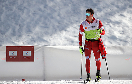 Александр Терентьев завоевал золото в спринте на первом этапе Кубка мира по лыжным гонкам
