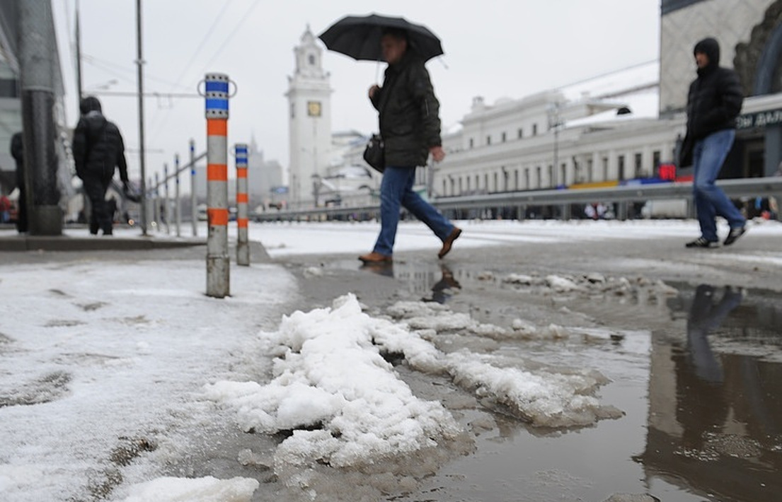 Москва теплая зима. Слякоть в Москве. Потепление зимой. Слякоть весной в Москве. Оттепель в городе.