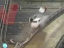 В Аргентине водитель выжил, вылетев с трассы на скорости 170 км в час