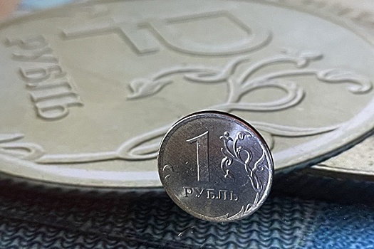 В ЦБ россиянам порекомендовали держать деньги на рублевых депозитах