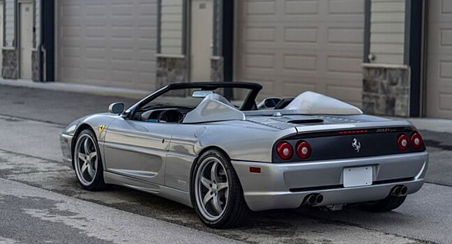 Суперкар Ferrari F355 Spider Шакила О’Нила выставили на продажу за $35 000