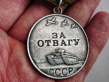 Сокровище под лесной дорогой: вологодские поисковики рассказали, как и где нашли первую медаль «За отвагу»