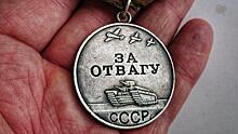 Сокровище под лесной дорогой: вологодские поисковики рассказали, как и где нашли первую медаль «За отвагу»