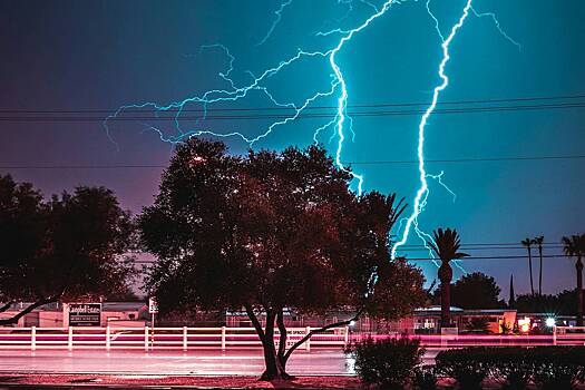 Женщина пережила удар молнии и рассказала о необычных последствиях