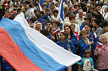 В регионах России начали отмечать День флага