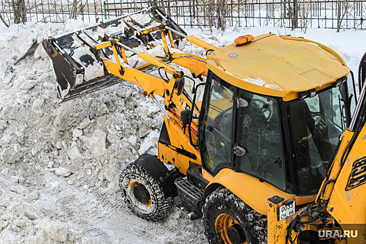 Мэрия Кургана ищет подрядчика, который очистит городские кладбища от снега